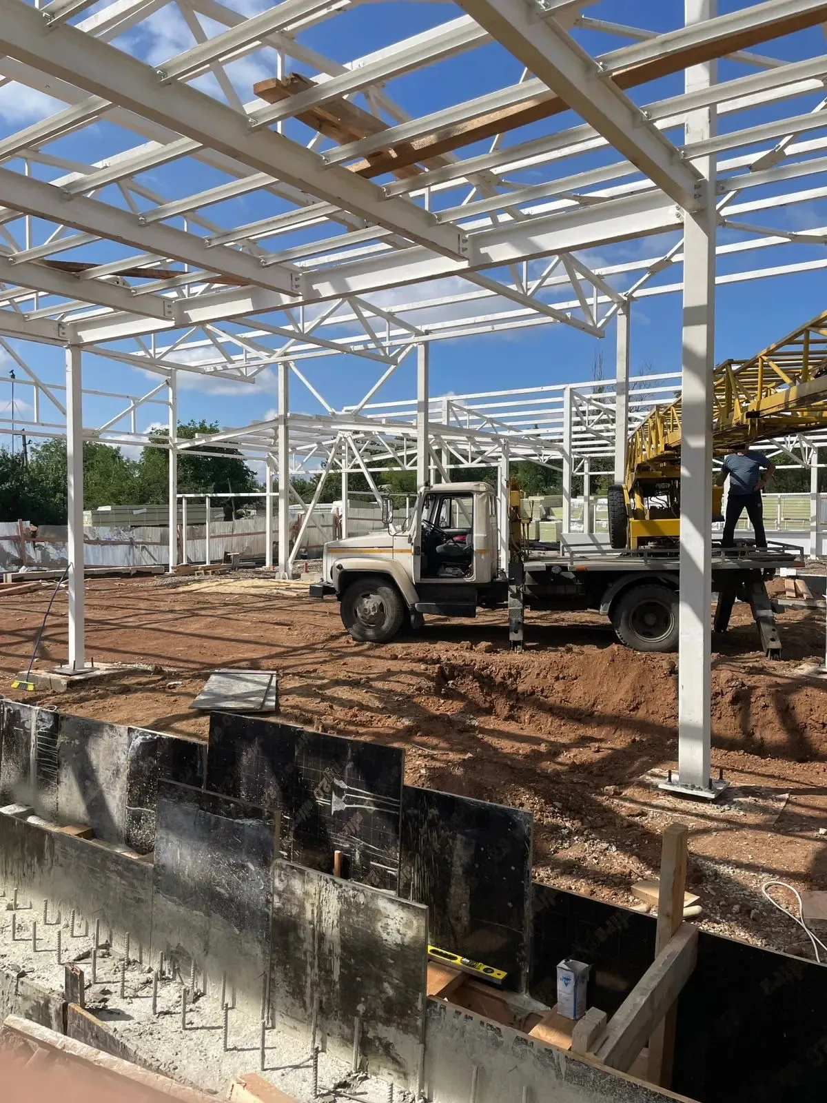 картинка для статьи:Здание скорой помощи в Краснодоне, ЛНР